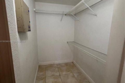 Купить кондоминиум в Хомстед, Флорида 2 спальни, 75.72м2, № 2054753 - фото 12