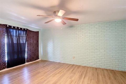 Casa en venta en Port Richey, Florida, 3 dormitorios, 151.34 m2 № 2386537 - foto 9