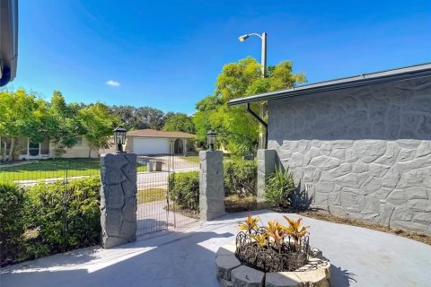 Casa en venta en Port Richey, Florida, 3 dormitorios, 151.34 m2 № 2386537 - foto 2