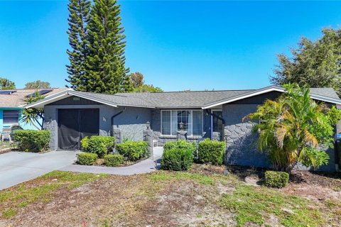 Casa en Port Richey, Florida 3 dormitorios, 151.34 m2 № 2386537