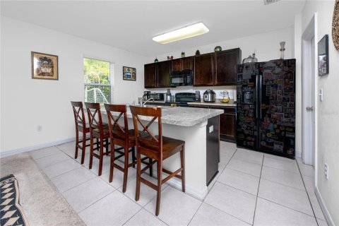 Villa ou maison à louer à Spring Hill, Floride: 4 chambres, 227.7 m2 № 1770146 - photo 9