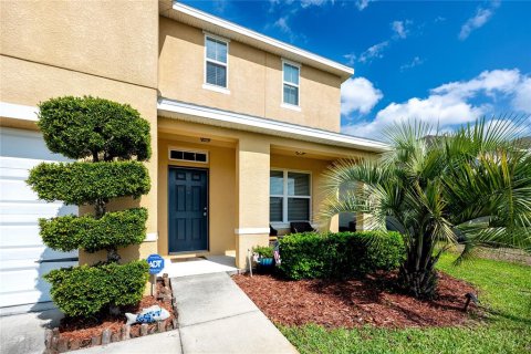 Villa ou maison à louer à Spring Hill, Floride: 4 chambres, 227.7 m2 № 1770146 - photo 4