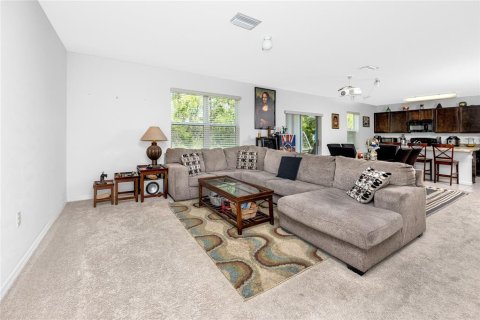 Villa ou maison à louer à Spring Hill, Floride: 4 chambres, 227.7 m2 № 1770146 - photo 16