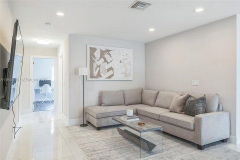 Casa en venta en Hollywood, Florida, 4 dormitorios, 196.58 m2 № 2002414 - foto 5