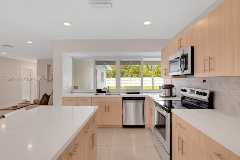 Casa en venta en Hollywood, Florida, 4 dormitorios, 196.58 m2 № 2002414 - foto 11