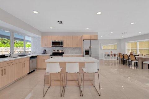 Casa en Hollywood, Florida 4 dormitorios, 196.58 m2 № 2002414