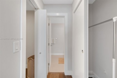 Casa en venta en Hollywood, Florida, 4 dormitorios, 196.58 m2 № 2002414 - foto 16