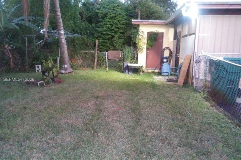 Villa ou maison à louer à Lauderhill, Floride: 2 chambres, 83.61 m2 № 2271140 - photo 17