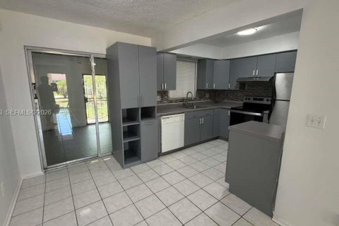 Villa ou maison à louer à Lauderhill, Floride: 2 chambres, 83.61 m2 № 2271140 - photo 7