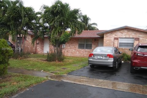 Villa ou maison à louer à Lauderhill, Floride: 2 chambres, 83.61 m2 № 2271140 - photo 3