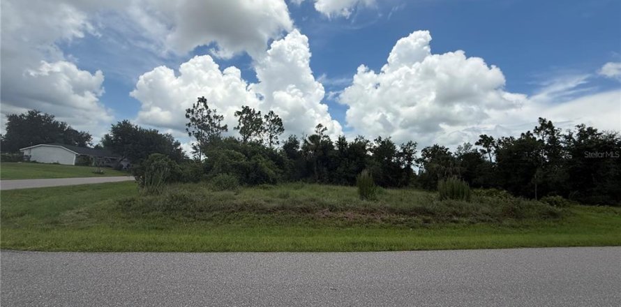 Land in Punta Gorda, Florida № 2400371