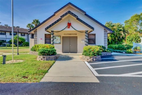 Condo in Port Charlotte, Florida, 2 bedrooms № 2218447 - photo 6