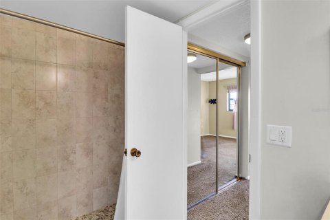 Condo in Port Charlotte, Florida, 2 bedrooms № 2218447 - photo 9
