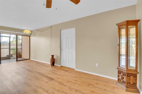 Condo in Port Charlotte, Florida, 2 bedrooms № 2218447 - photo 19