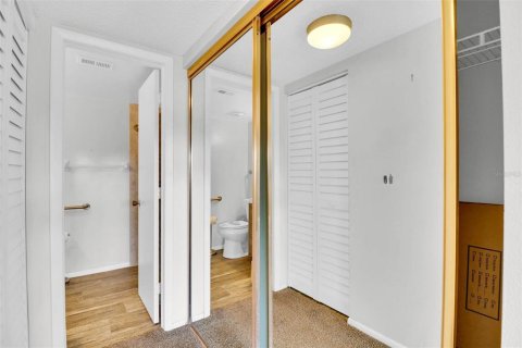 Condo in Port Charlotte, Florida, 2 bedrooms № 2218447 - photo 10