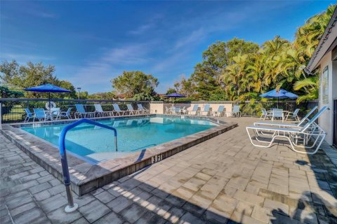 Condo in Port Charlotte, Florida, 2 bedrooms № 2218447 - photo 12