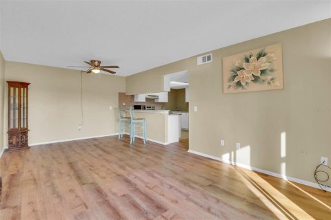 Condo in Port Charlotte, Florida, 2 bedrooms № 2218447 - photo 21