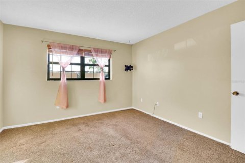 Condo in Port Charlotte, Florida, 2 bedrooms № 2218447 - photo 25