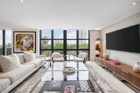 Condominio en venta en Miami Beach, Florida, 3 dormitorios, 221.85 m2 № 2076312 - foto 2
