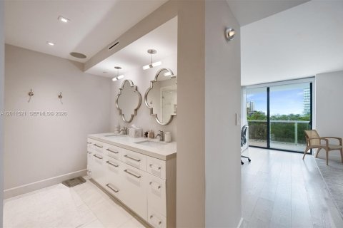Condominio en venta en Miami Beach, Florida, 3 dormitorios, 221.85 m2 № 2076312 - foto 18