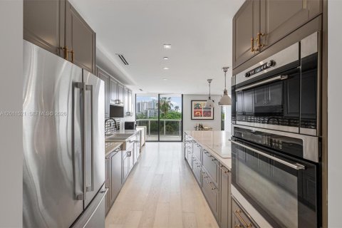 Condominio en venta en Miami Beach, Florida, 3 dormitorios, 221.85 m2 № 2076312 - foto 10