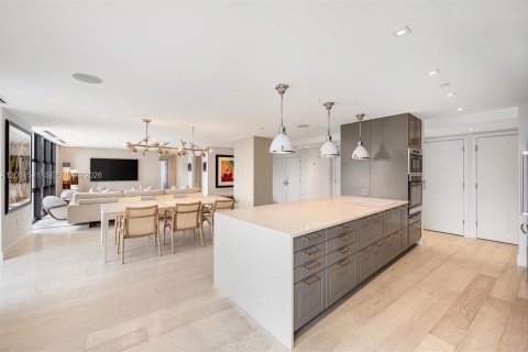 Condominio en venta en Miami Beach, Florida, 3 dormitorios, 221.85 m2 № 2076312 - foto 9