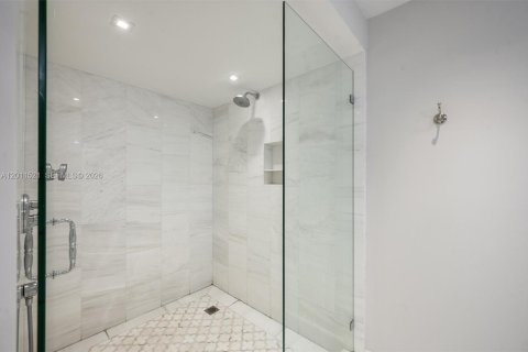 Condominio en venta en Miami Beach, Florida, 3 dormitorios, 221.85 m2 № 2076312 - foto 19