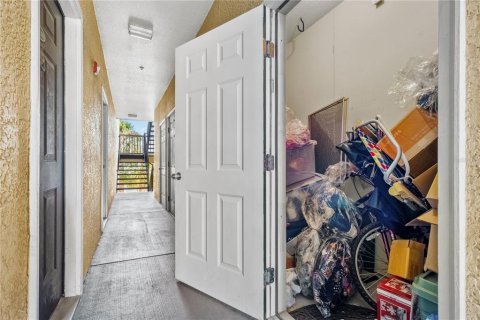 Condo in Seminole, Florida, 2 bedrooms  № 1690966 - photo 30