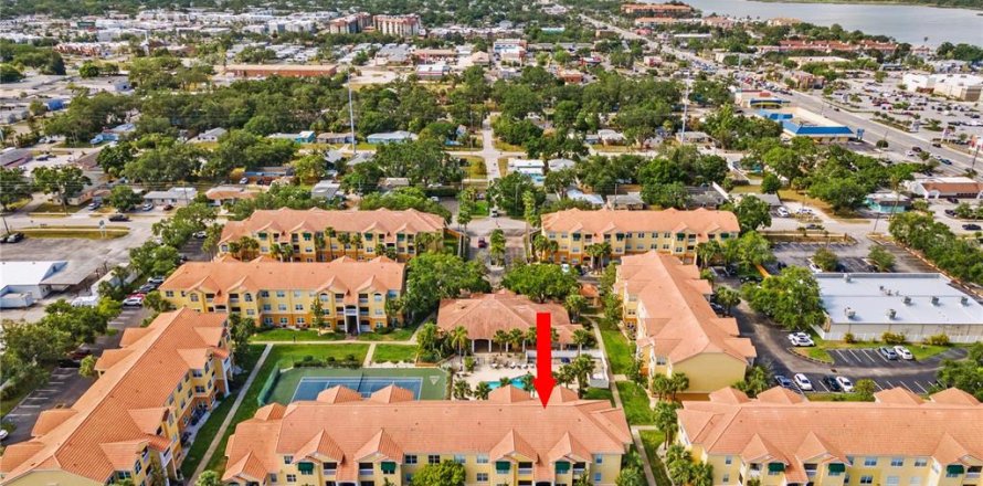 Condo in Seminole, Florida, 2 bedrooms № 1690966