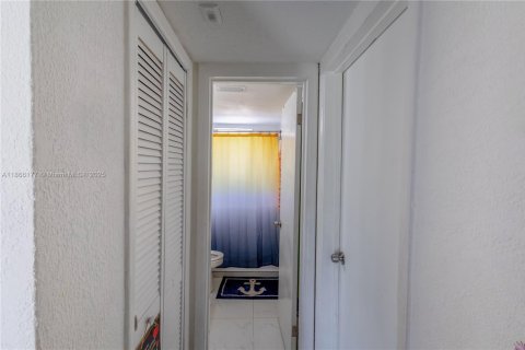 Купить кондоминиум в Майами, Флорида 2 спальни, 60.39м2, № 1958519 - фото 7