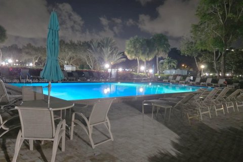 Condominio en venta en Pompano Beach, Florida, 2 dormitorios, 102.19 m2 № 2034877 - foto 19