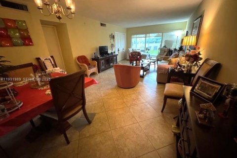 Condominio en venta en Pompano Beach, Florida, 2 dormitorios, 102.19 m2 № 2034877 - foto 3