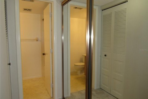 Condo in Port Charlotte, Florida, 2 bedrooms  № 2213790 - photo 13