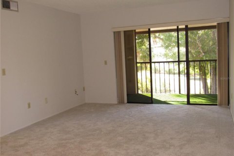 Condo in Port Charlotte, Florida, 2 bedrooms  № 2213790 - photo 6