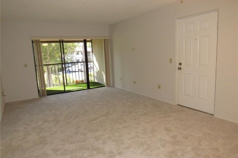 Condo in Port Charlotte, Florida, 2 bedrooms  № 2213790 - photo 4