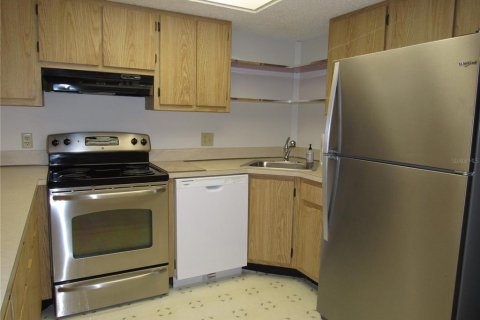 Condo in Port Charlotte, Florida, 2 bedrooms  № 2213790 - photo 11