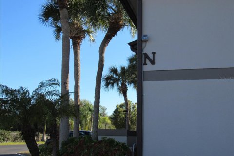 Condo in Port Charlotte, Florida, 2 bedrooms  № 2213790 - photo 19