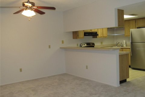 Condo in Port Charlotte, Florida, 2 bedrooms  № 2213790 - photo 8