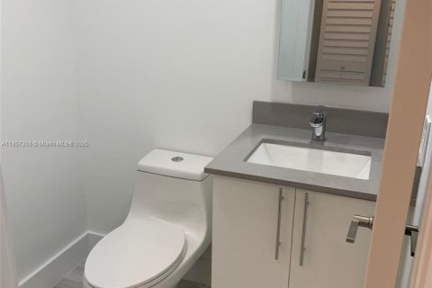 Снять в аренду кондоминиум в Майами, Флорида 2 спальни, 92.9м2, № 1881636 - фото 12