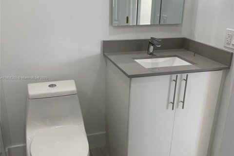 Снять в аренду кондоминиум в Майами, Флорида 2 спальни, 92.9м2, № 1881636 - фото 13