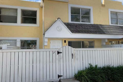 Снять в аренду кондоминиум в Майами, Флорида 2 спальни, 92.9м2, № 1881636 - фото 27