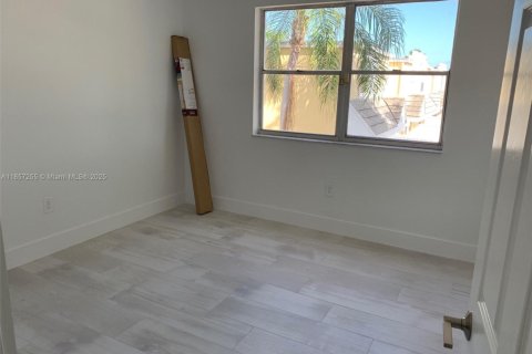 Снять в аренду кондоминиум в Майами, Флорида 2 спальни, 92.9м2, № 1881636 - фото 10