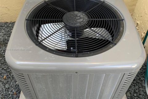 Снять в аренду кондоминиум в Майами, Флорида 2 спальни, 92.9м2, № 1881636 - фото 29