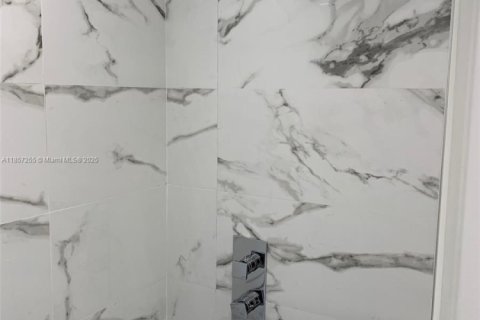 Снять в аренду кондоминиум в Майами, Флорида 2 спальни, 92.9м2, № 1881636 - фото 16