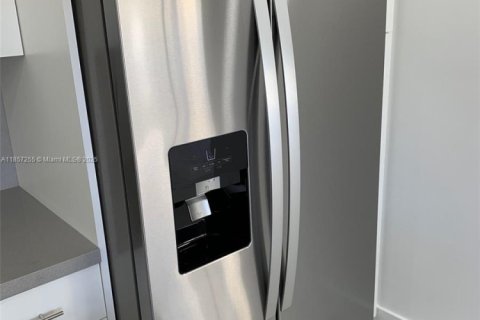 Снять в аренду кондоминиум в Майами, Флорида 2 спальни, 92.9м2, № 1881636 - фото 21