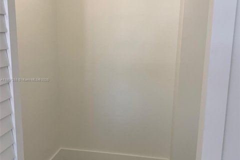 Снять в аренду кондоминиум в Майами, Флорида 2 спальни, 92.9м2, № 1881636 - фото 19