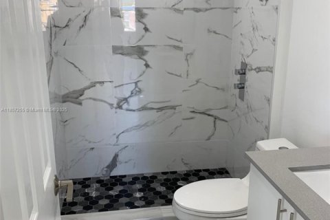 Снять в аренду кондоминиум в Майами, Флорида 2 спальни, 92.9м2, № 1881636 - фото 14