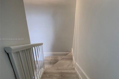 Снять в аренду кондоминиум в Майами, Флорида 2 спальни, 92.9м2, № 1881636 - фото 8