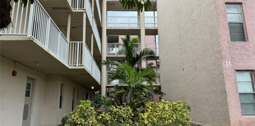 Condominio en Lauderhill, Florida, 2 dormitorios № 1133162