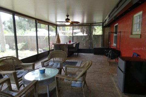 House in Port Richey, Florida 3 bedrooms, 107.12 sq.m. № 1830032 - photo 3
